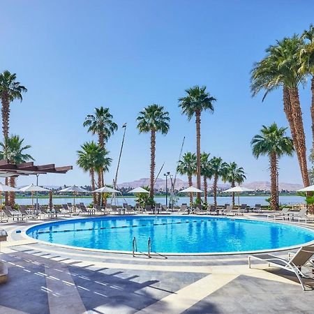 Steigenberger Resort Achti Luxor Exterior foto The pool at the Hilton Luxor
