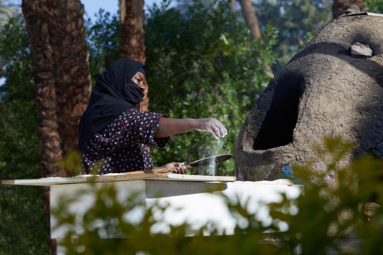 Steigenberger Resort Achti Luxor Exterior foto A woman cooking in the village